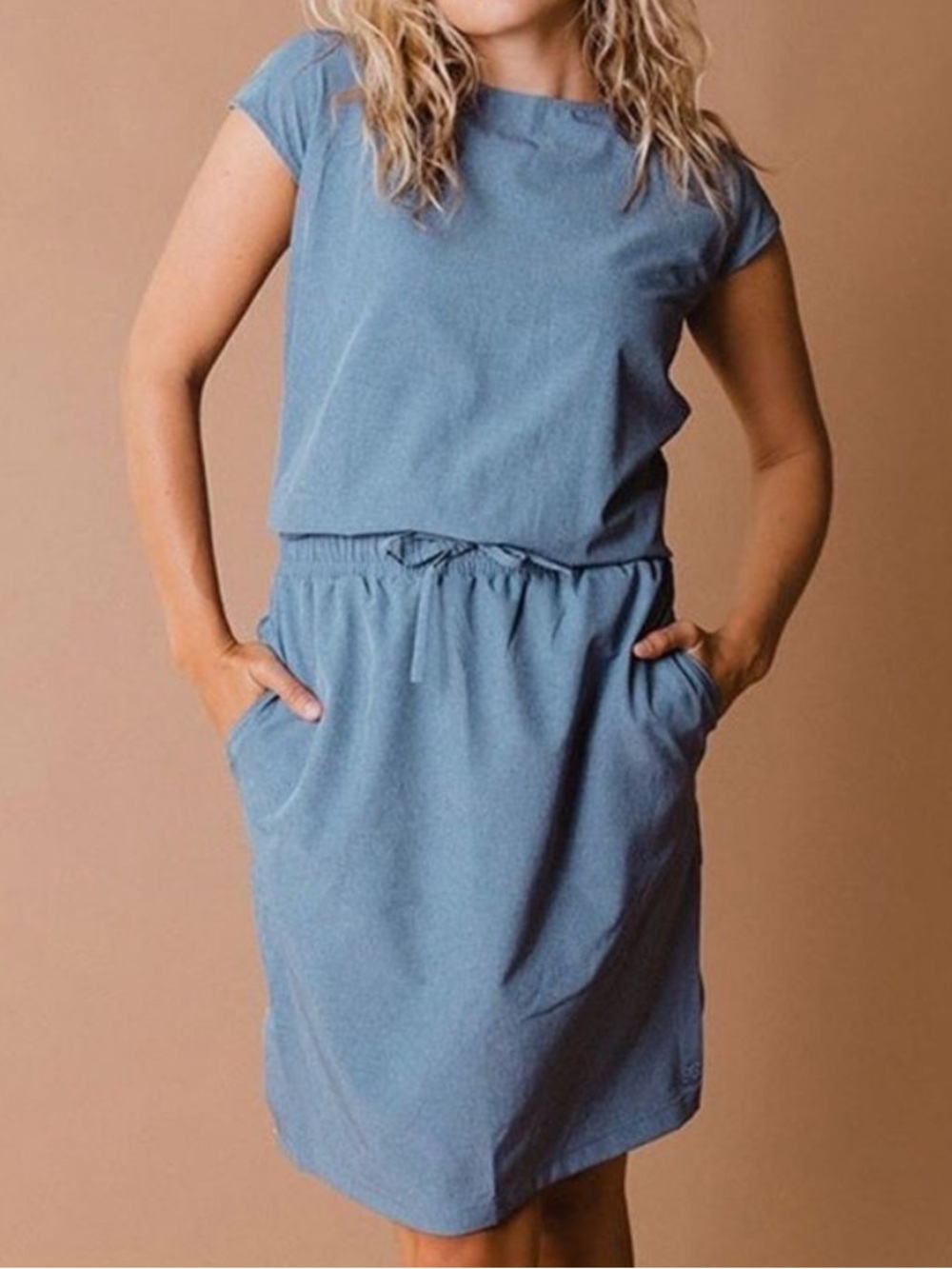 Albion Cap Sleeve Chambray Going Places Athleisure Travel Casual Mini Dress M